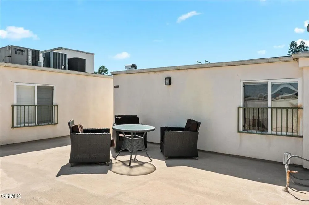 1353 Fuller Avenue #204 Los Angeles, CA 90046