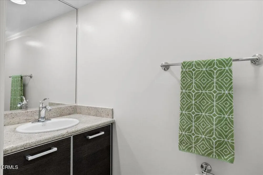 1353 Fuller Avenue #204 Los Angeles, CA 90046