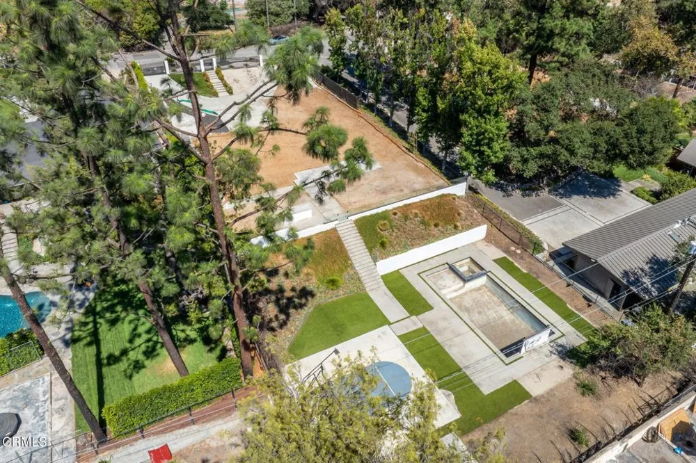 1400 E Palm Street Altadena, CA 91001