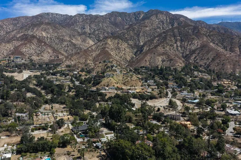 1400 E Palm Street Altadena, CA 91001
