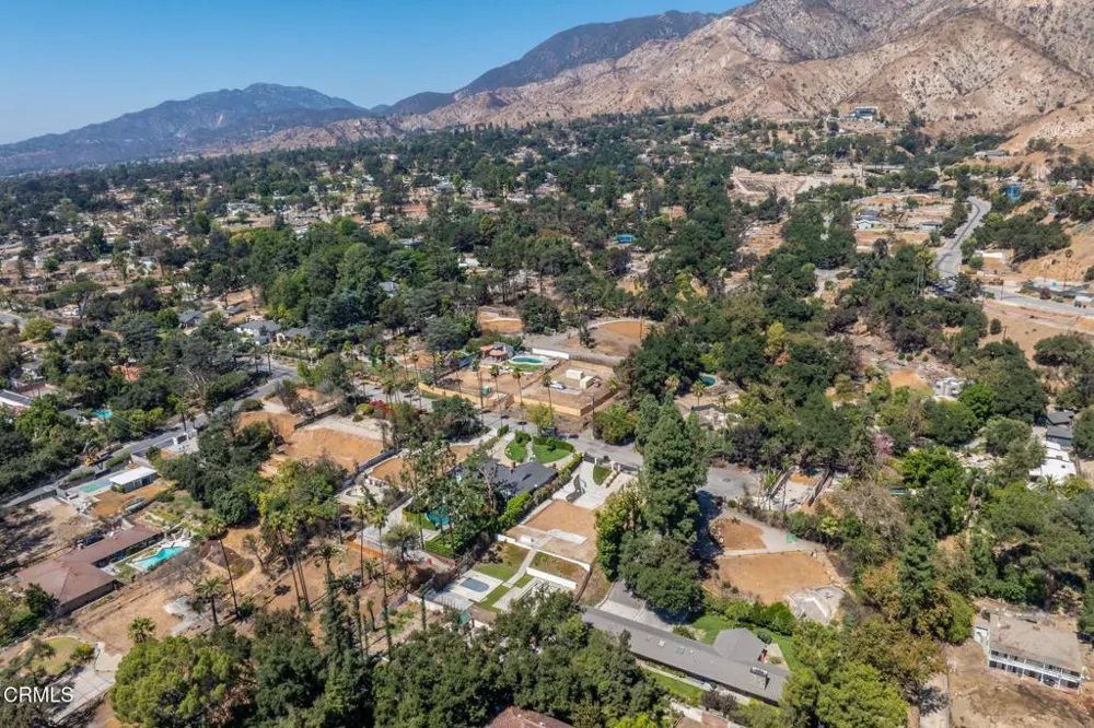 1400 E Palm Street Altadena, CA 91001
