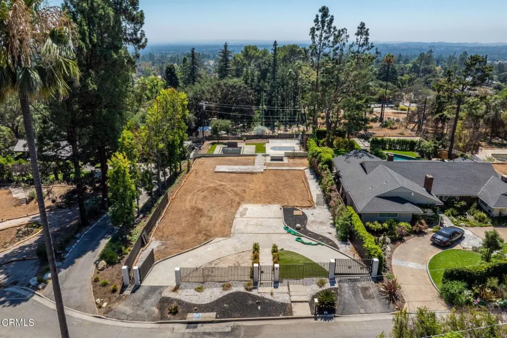 1400 E Palm Street Altadena, CA 91001