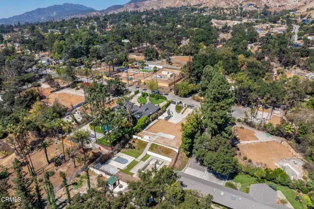 1400 E Palm Street Altadena, CA 91001