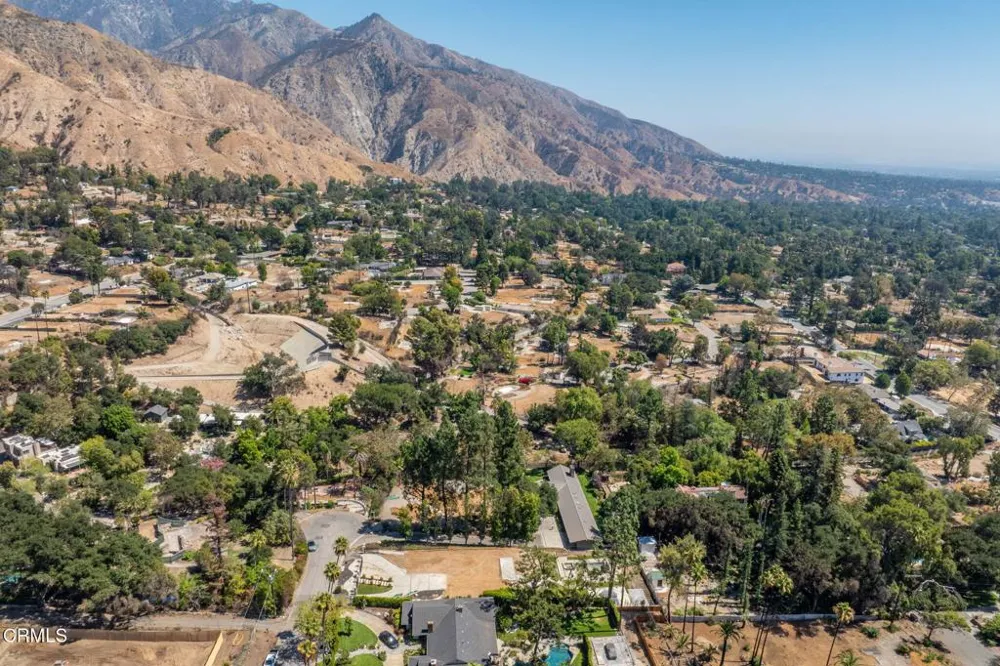 1400 E Palm Street Altadena, CA 91001