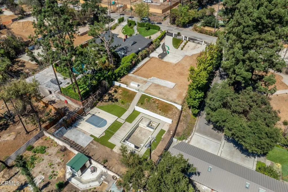 1400 E Palm Street Altadena, CA 91001
