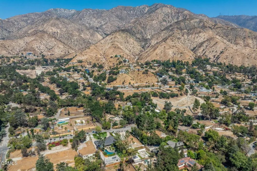 1400 E Palm Street Altadena, CA 91001
