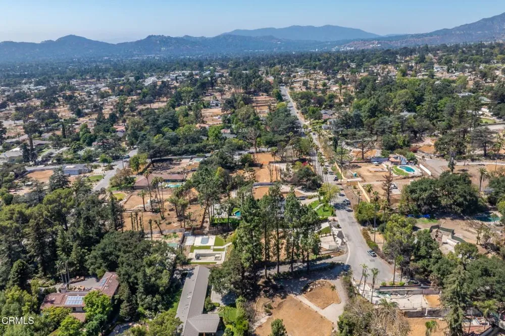 1400 E Palm Street Altadena, CA 91001