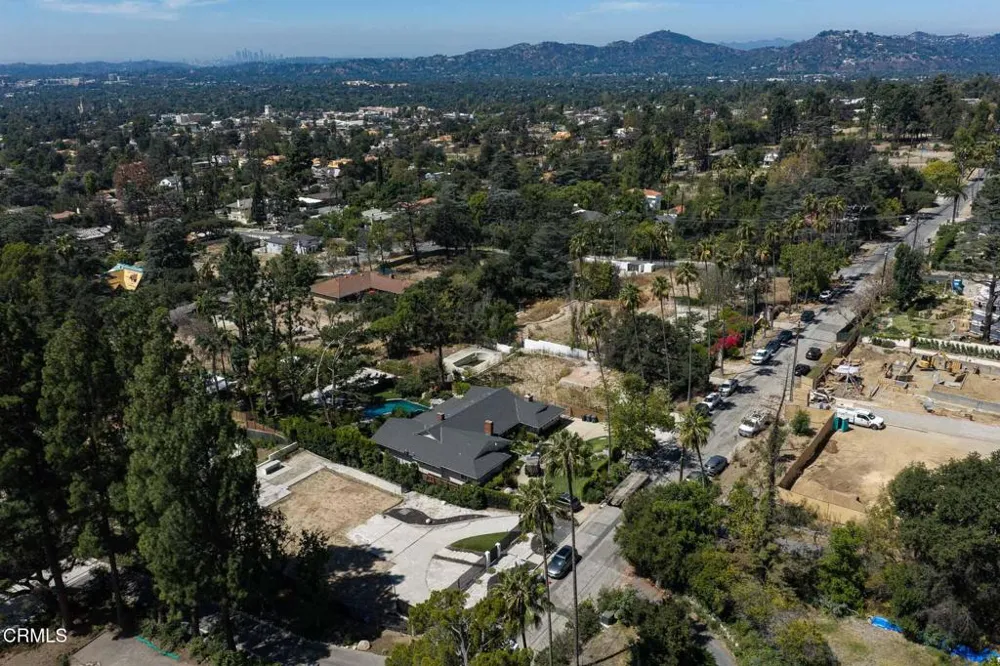1400 E Palm Street Altadena, CA 91001