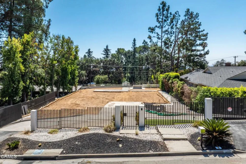 1400 E Palm Street Altadena, CA 91001