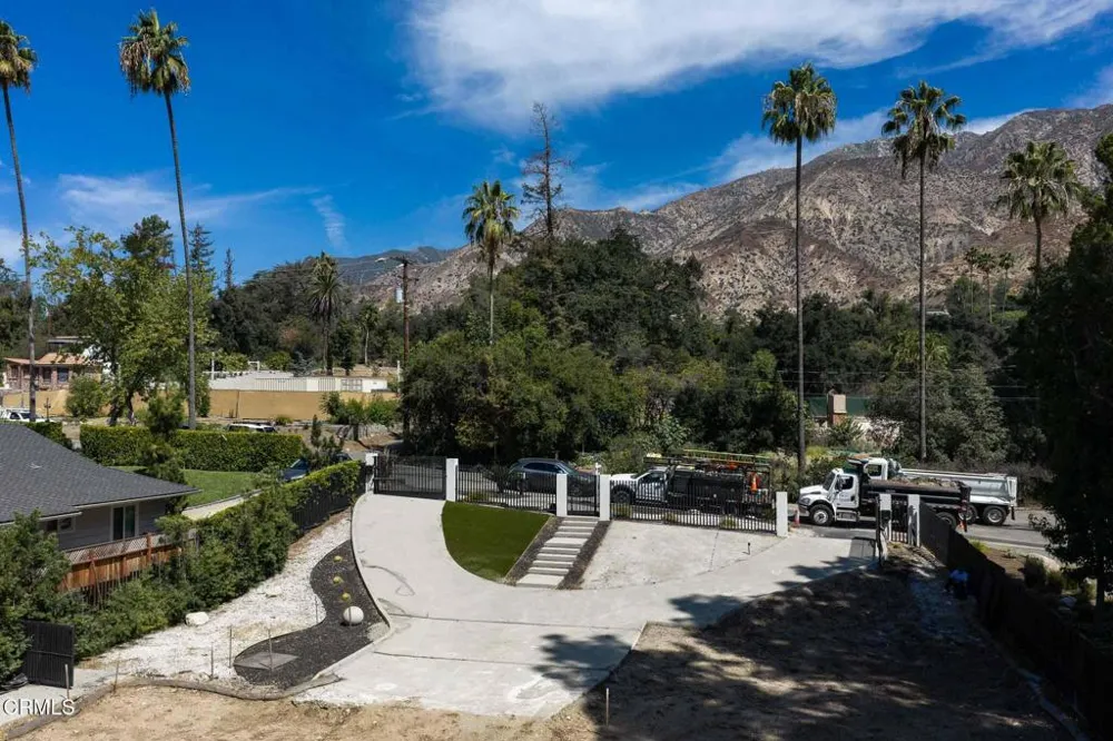 1400 E Palm Street Altadena, CA 91001