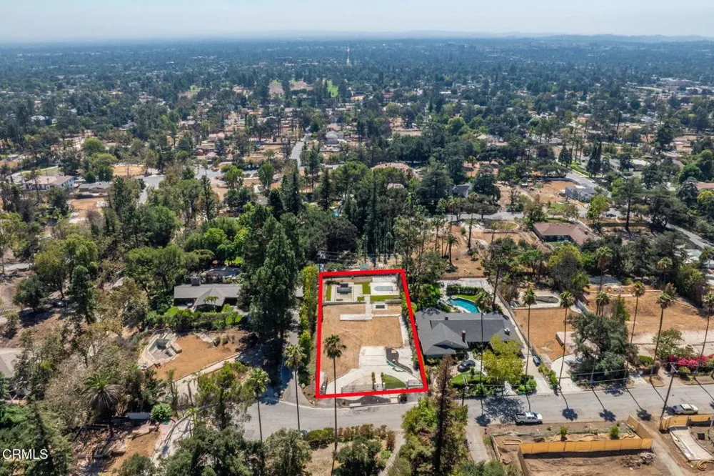 1400 E Palm Street Altadena, CA 91001