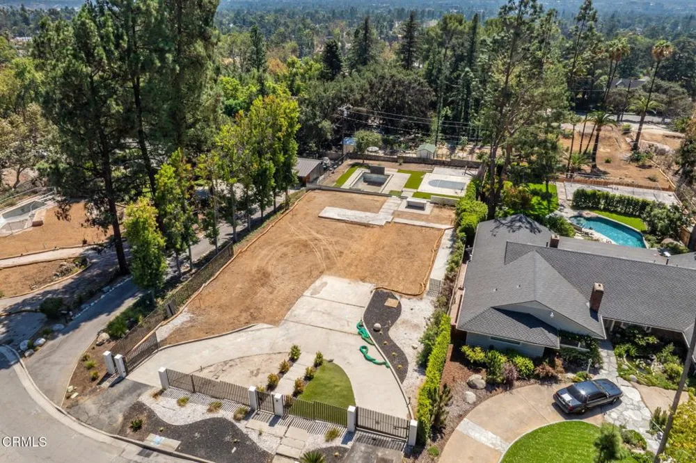 1400 E Palm Street Altadena, CA 91001