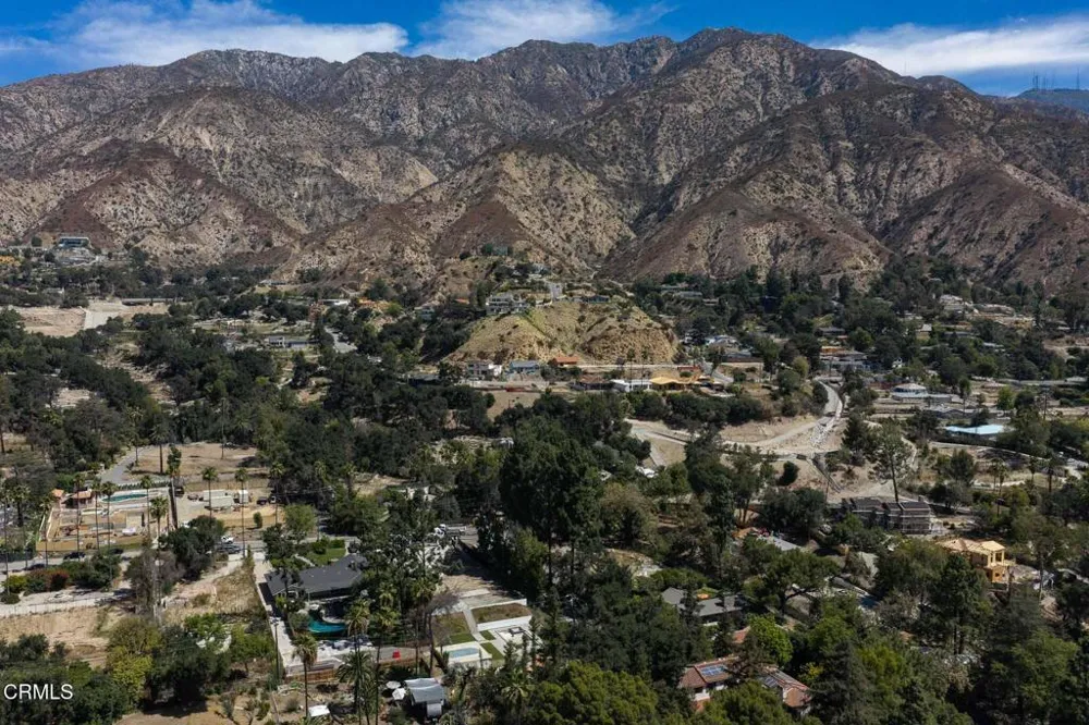 1400 E Palm Street Altadena, CA 91001