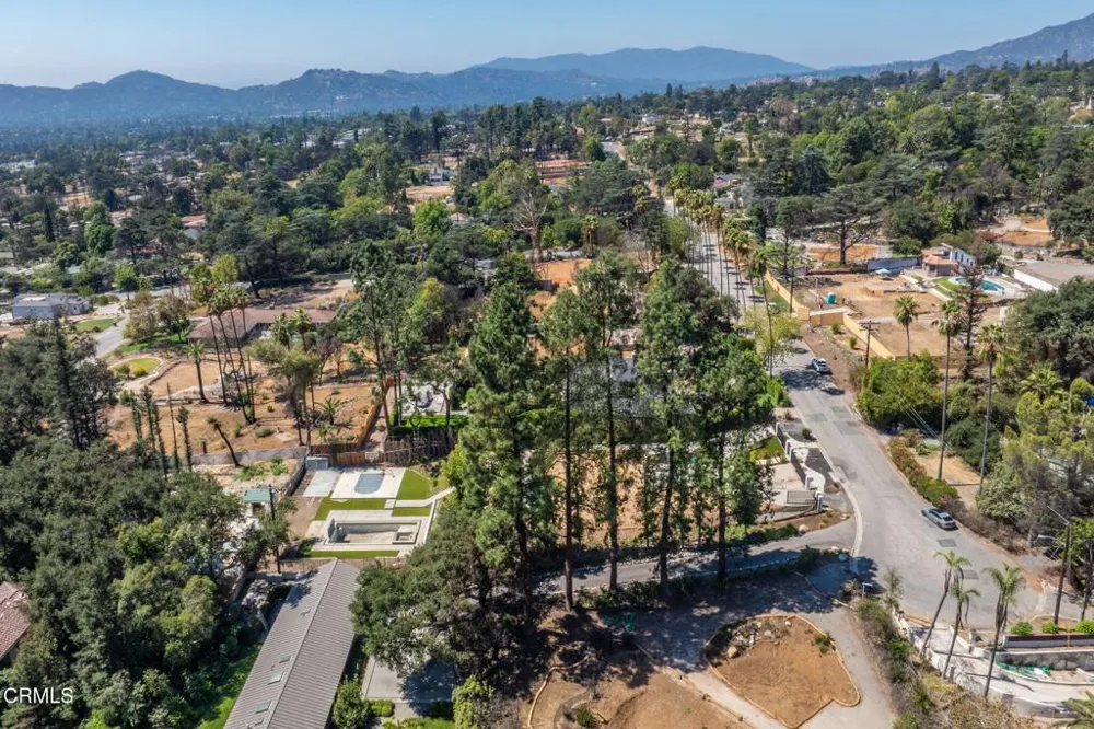 1400 E Palm Street Altadena, CA 91001