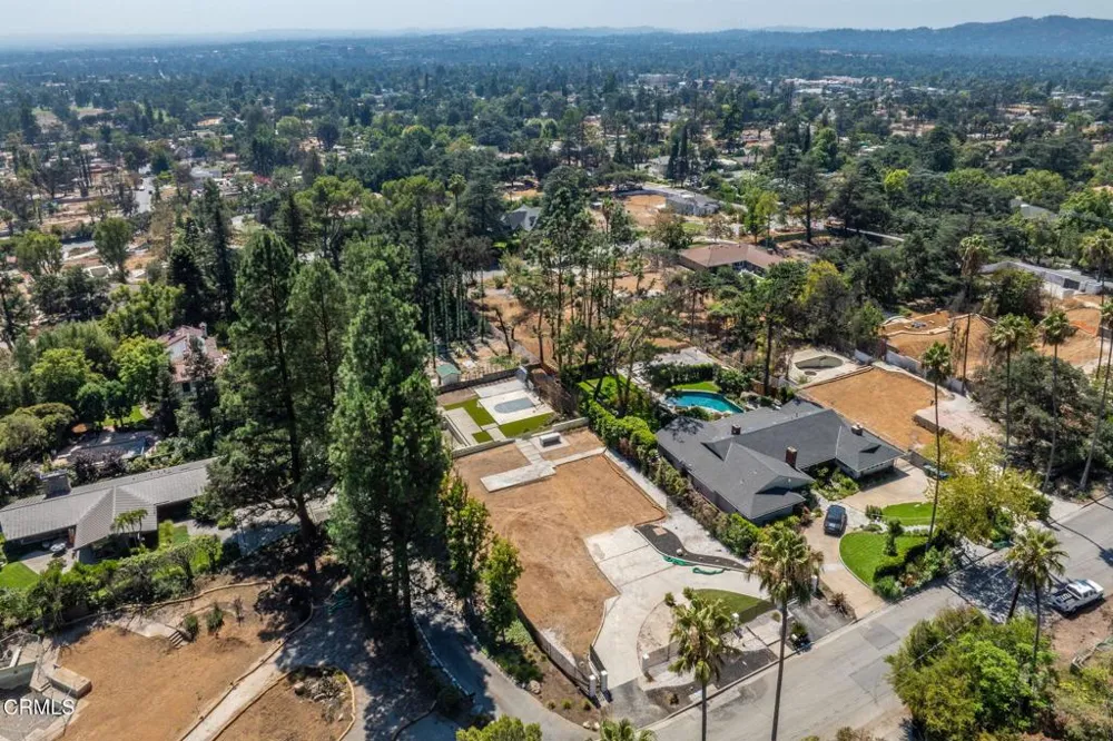 1400 E Palm Street Altadena, CA 91001