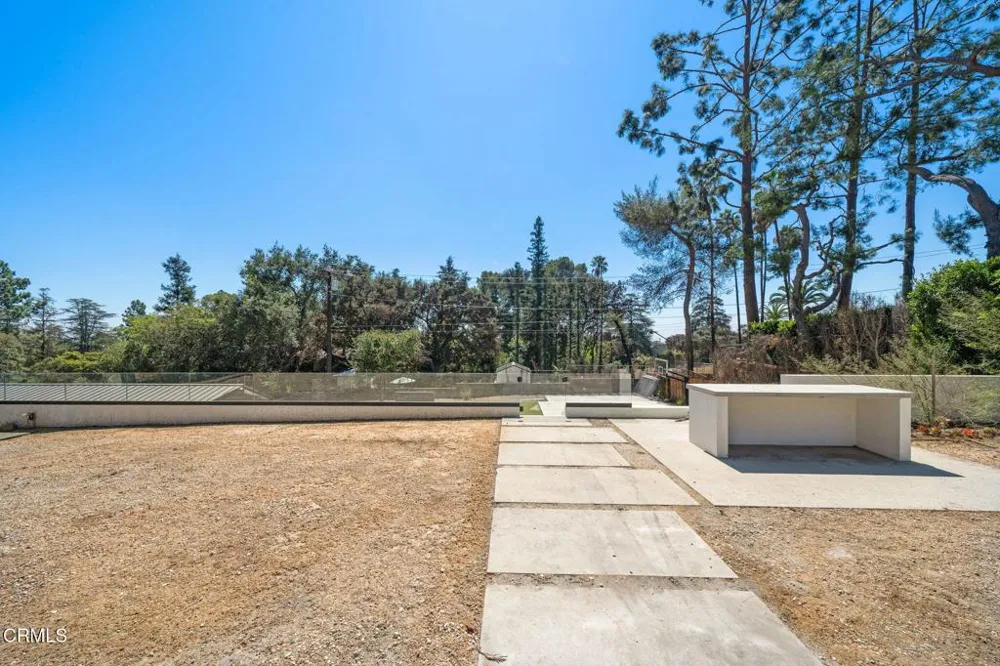 1400 E Palm Street Altadena, CA 91001