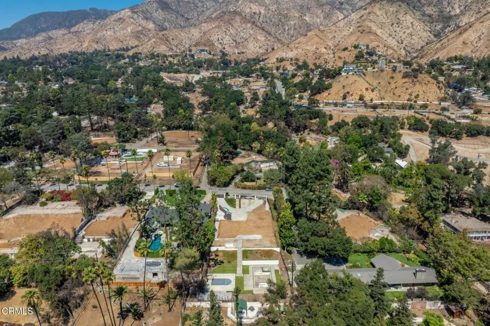 1400 E Palm Street Altadena, CA 91001