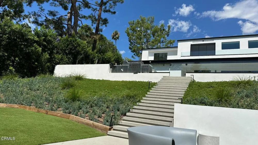 1400 E Palm Street Altadena, CA 91001