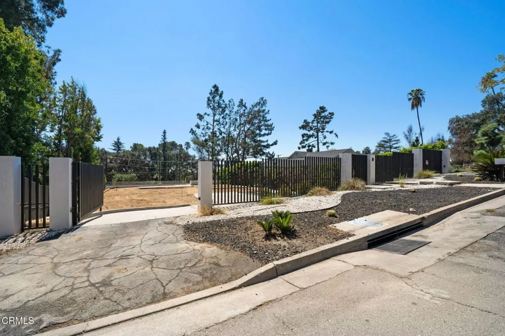 1400 E Palm Street Altadena, CA 91001