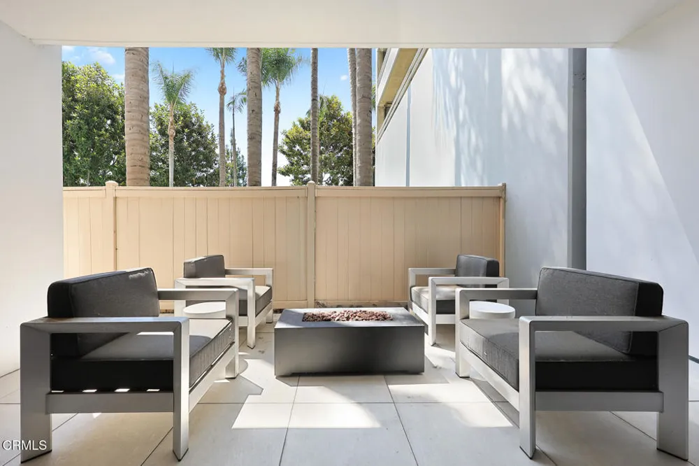 343 Pioneer Drive #101 Glendale, CA 91203