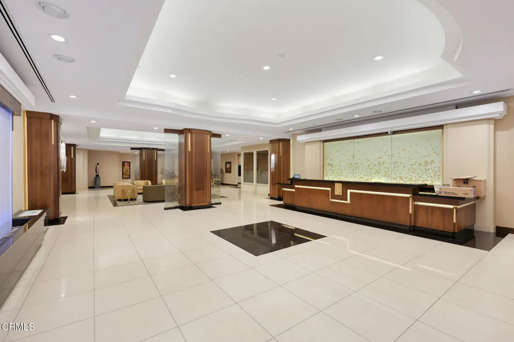 343 Pioneer Drive #101 Glendale, CA 91203