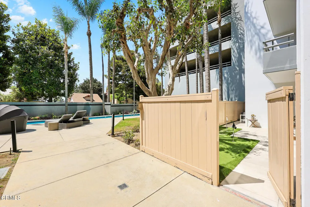 343 Pioneer Drive #101 Glendale, CA 91203
