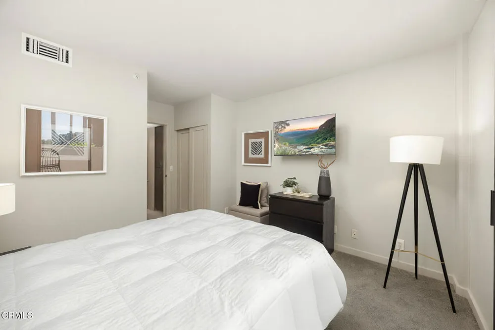 343 Pioneer Drive #101 Glendale, CA 91203