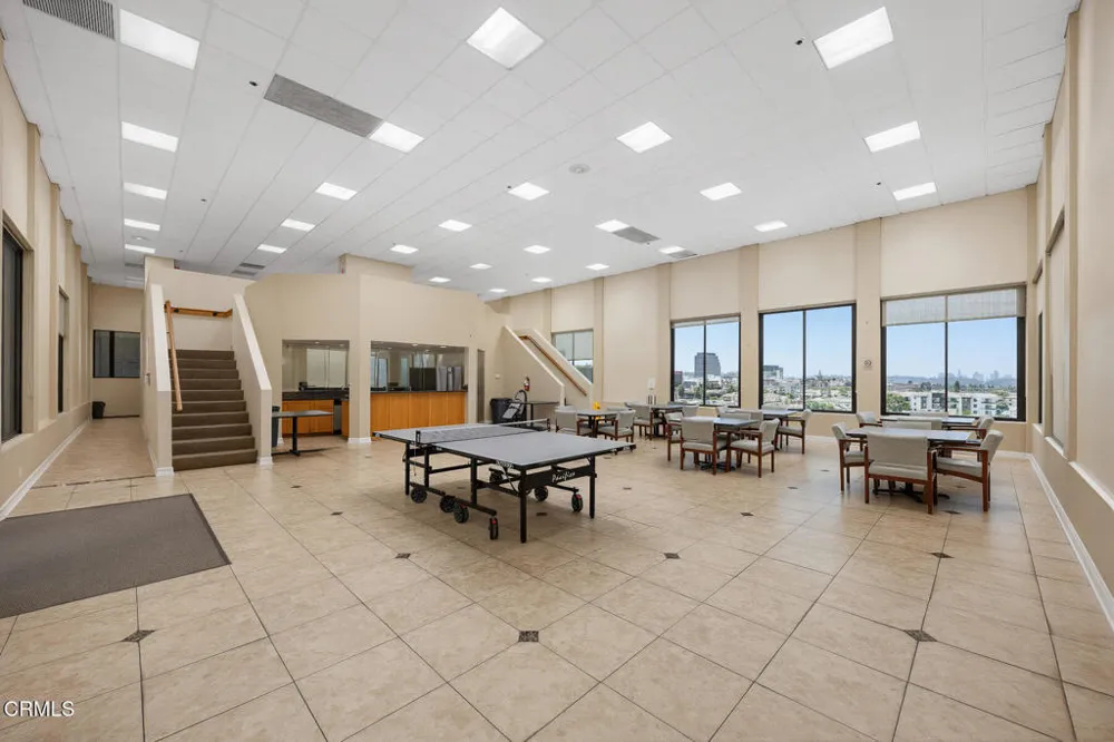 343 Pioneer Drive #101 Glendale, CA 91203