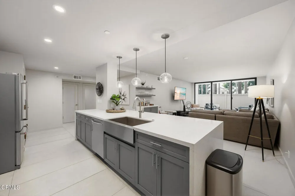 343 Pioneer Drive #101 Glendale, CA 91203