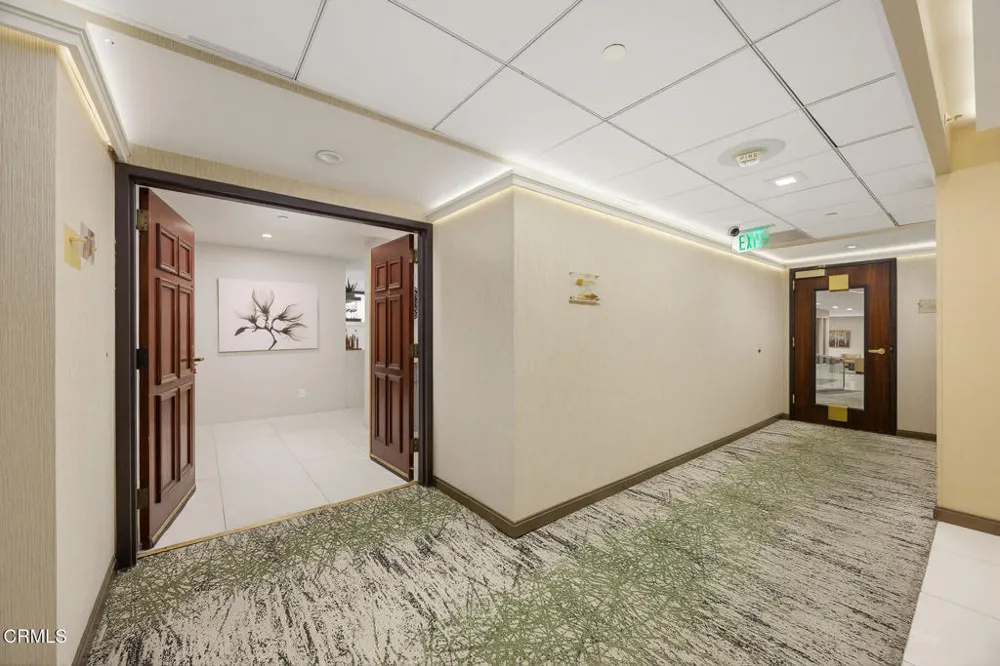 343 Pioneer Drive #101 Glendale, CA 91203