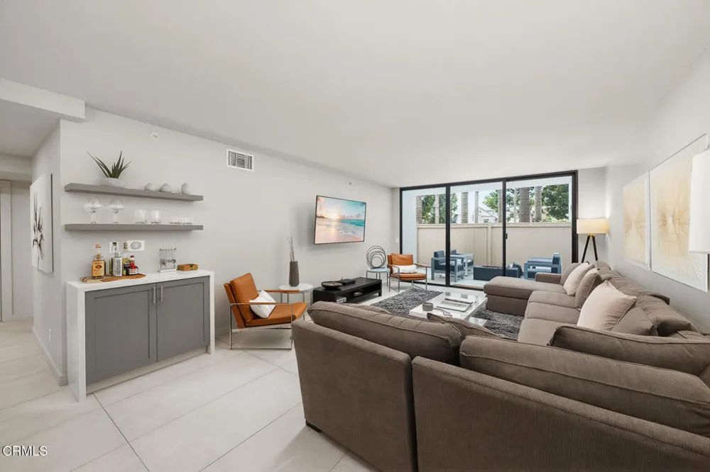 343 Pioneer Drive #101 Glendale, CA 91203