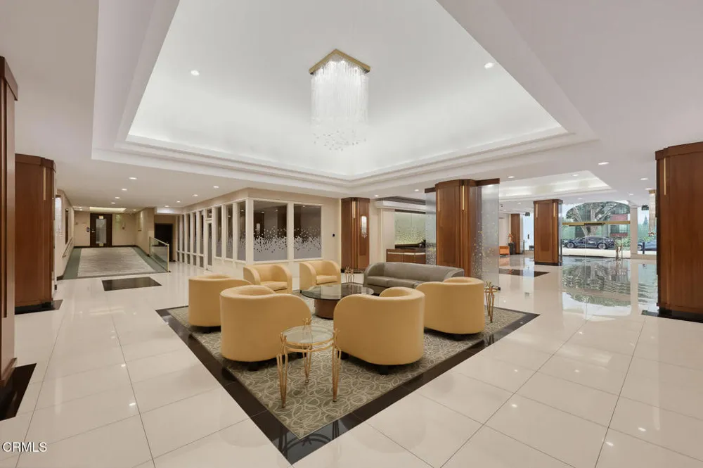 343 Pioneer Drive #101 Glendale, CA 91203