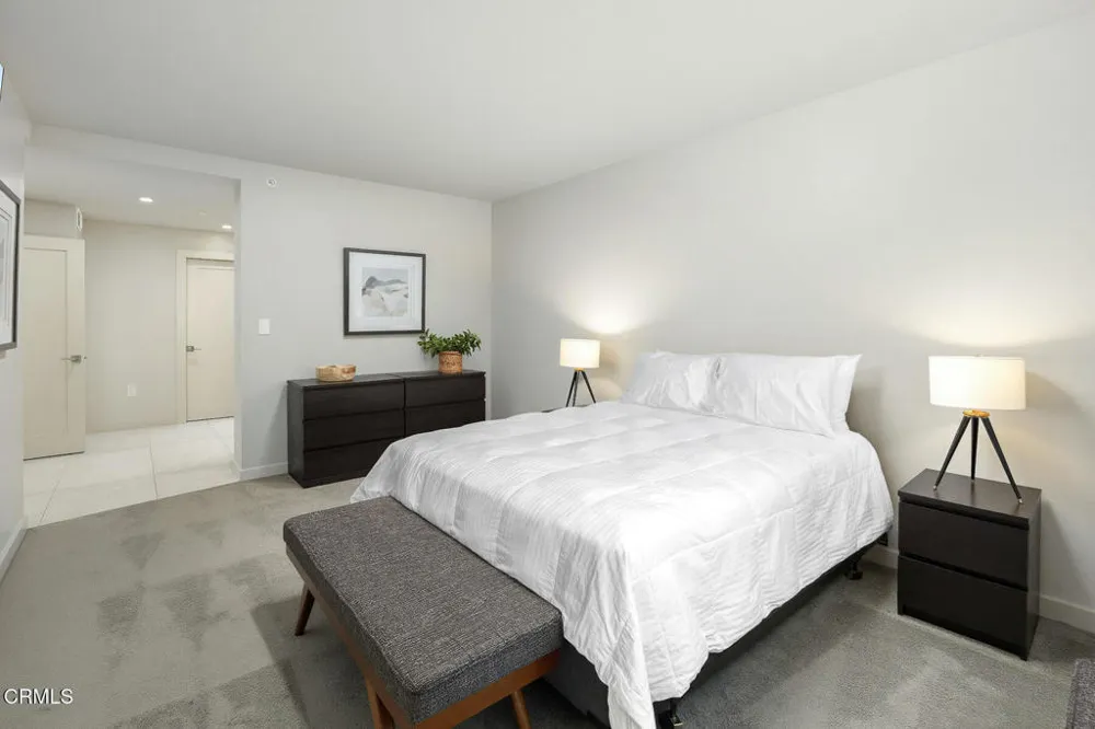 343 Pioneer Drive #101 Glendale, CA 91203