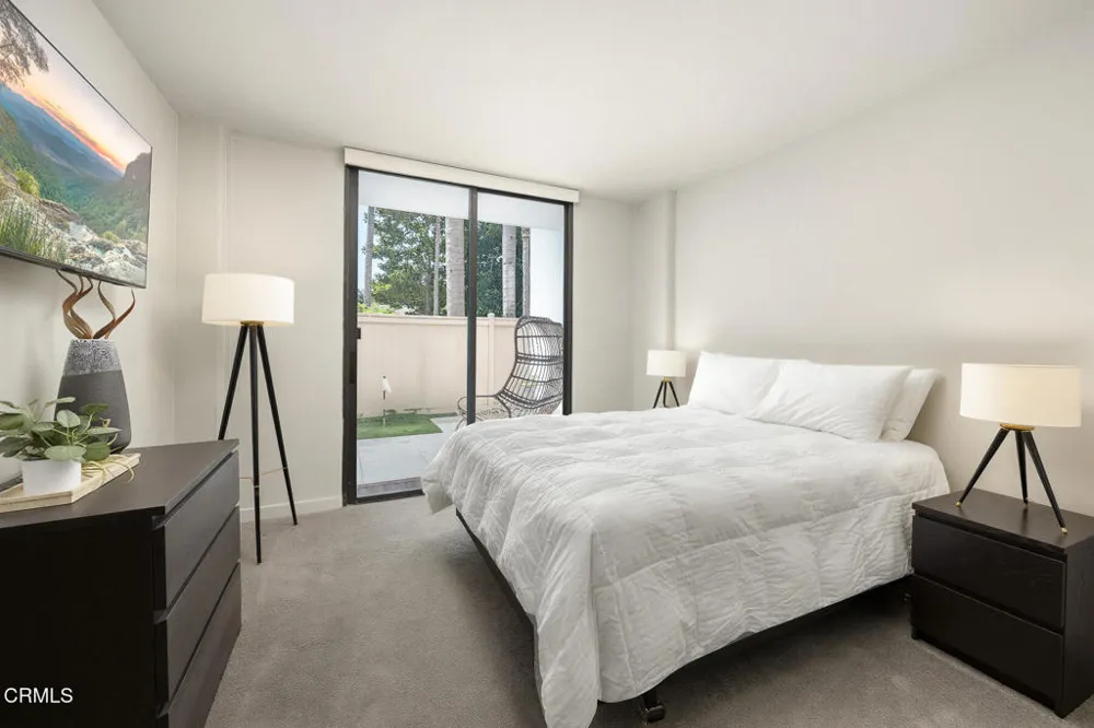 343 Pioneer Drive #101 Glendale, CA 91203