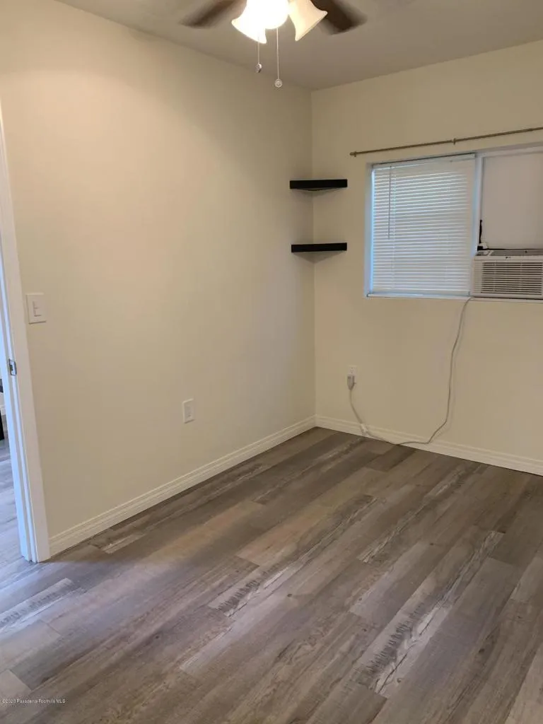 10528 Langmuir Avenue Sunland, CA 91040