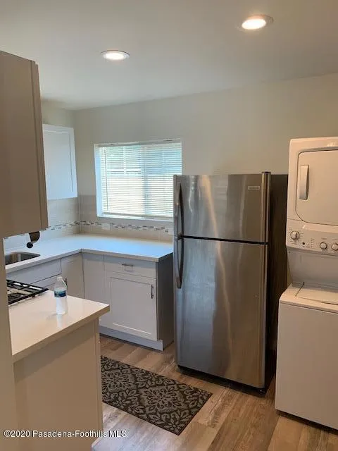 10528 Langmuir Avenue Sunland, CA 91040
