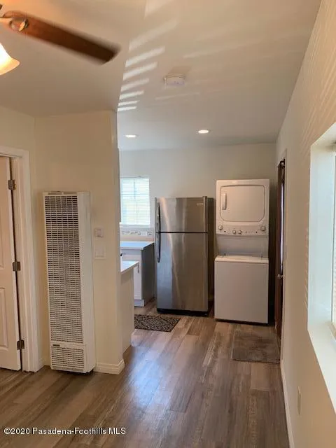 10528 Langmuir Avenue Sunland, CA 91040
