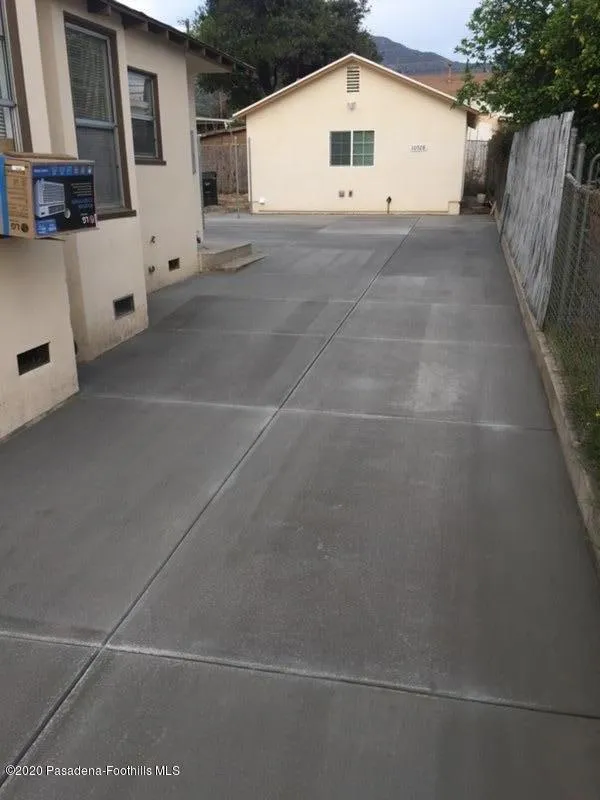 10528 Langmuir Avenue Sunland, CA 91040