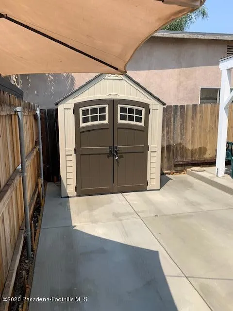 10528 Langmuir Avenue Sunland, CA 91040