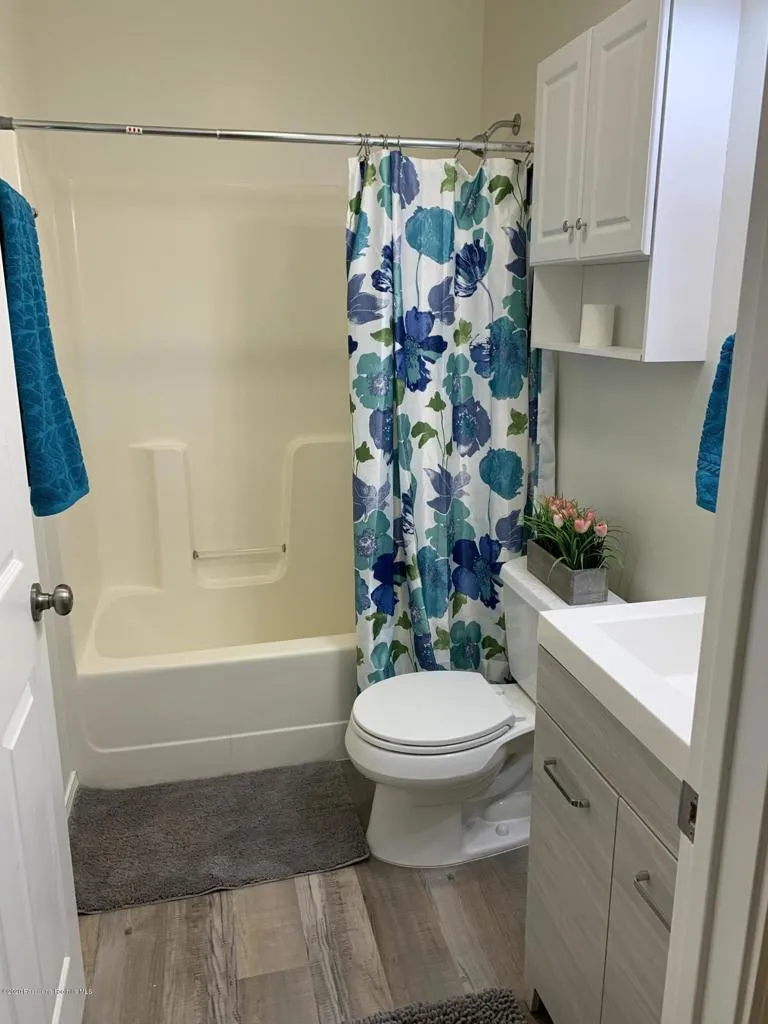 10528 Langmuir Avenue Sunland, CA 91040