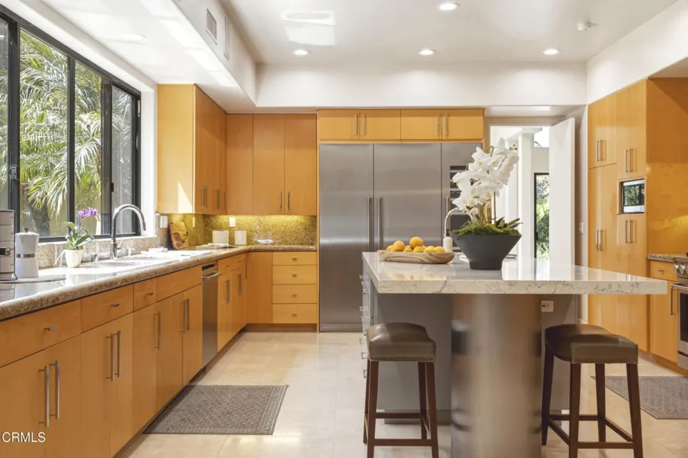 2190 Kinneloa Canyon Road Pasadena, CA 91107