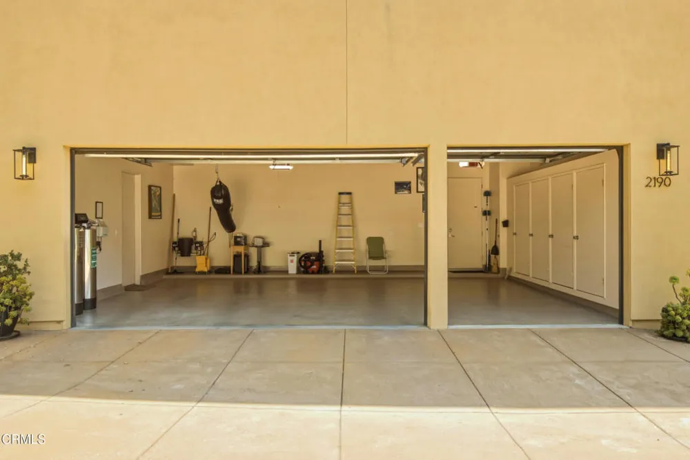 2190 Kinneloa Canyon Road Pasadena, CA 91107