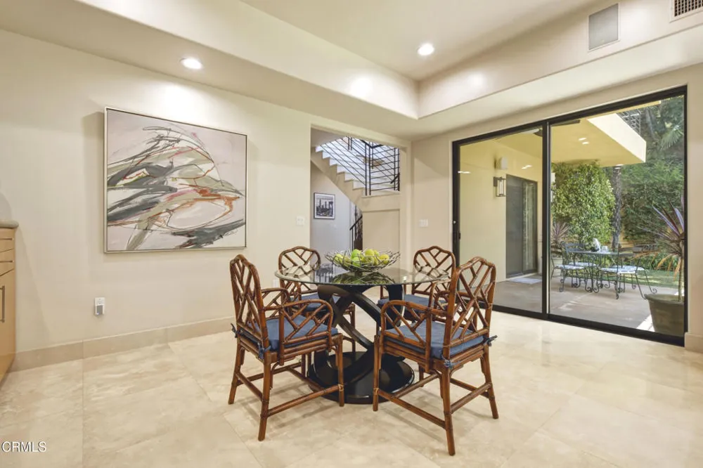 2190 Kinneloa Canyon Road Pasadena, CA 91107