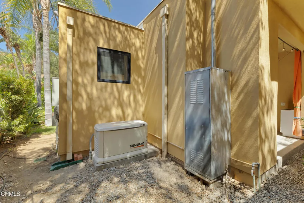 2190 Kinneloa Canyon Road Pasadena, CA 91107
