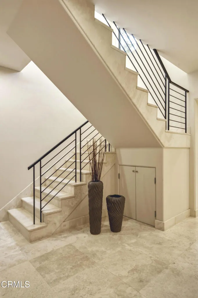 2190 Kinneloa Canyon Road Pasadena, CA 91107