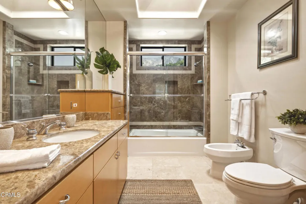 2190 Kinneloa Canyon Road Pasadena, CA 91107