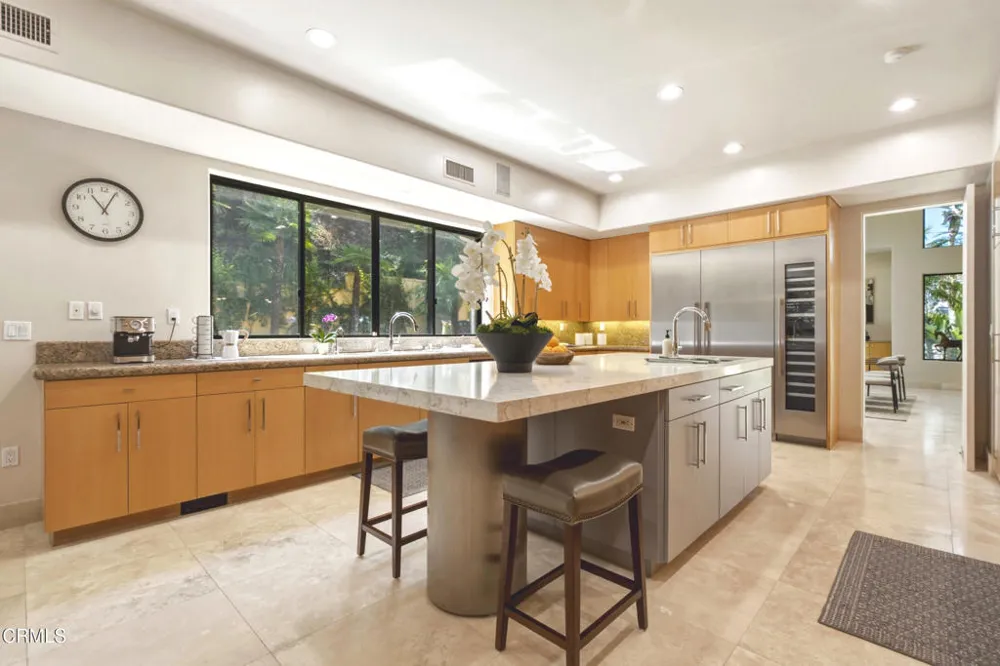 2190 Kinneloa Canyon Road Pasadena, CA 91107