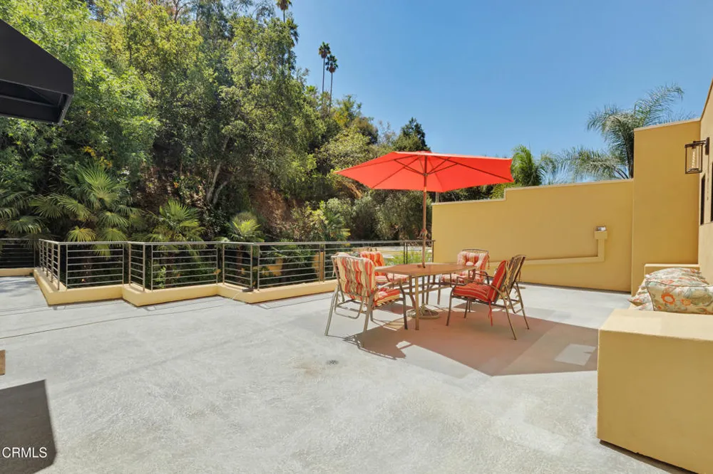 2190 Kinneloa Canyon Road Pasadena, CA 91107