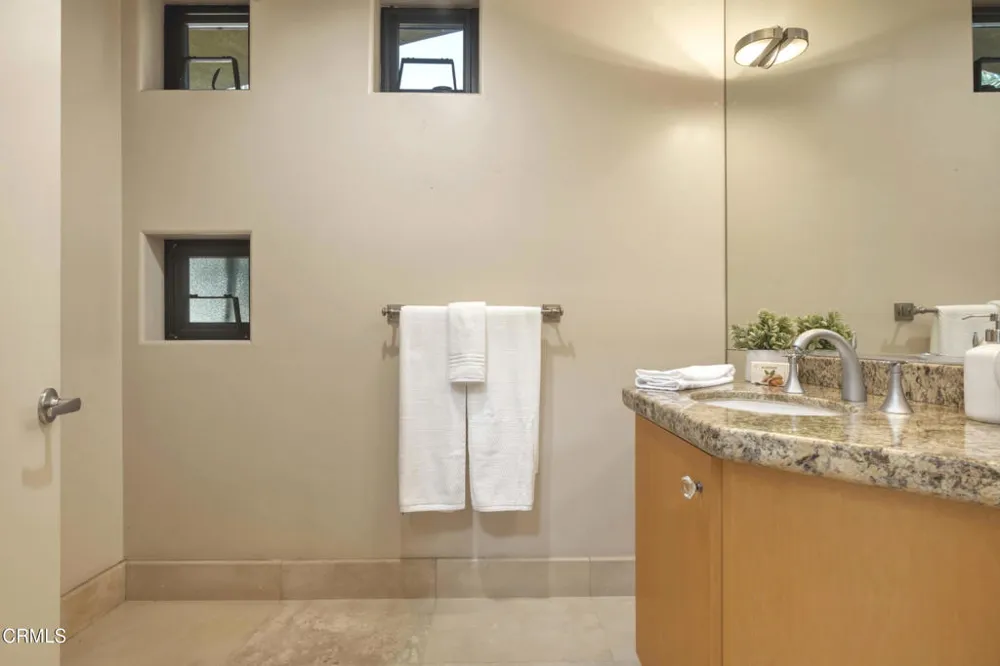 2190 Kinneloa Canyon Road Pasadena, CA 91107