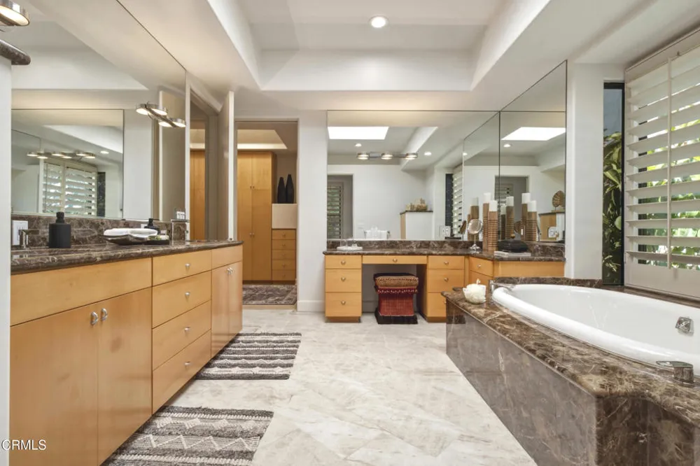 2190 Kinneloa Canyon Road Pasadena, CA 91107